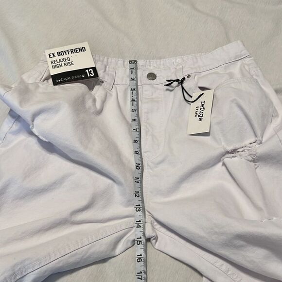 NWT Refuge sz 13 jr boyfriend relaxed high rise distressed ripped white jeans - Picture 15 of 17